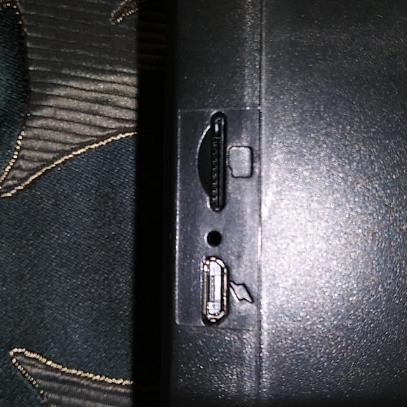 Bytech Wireless use Bluetooth or memory card speakers - Picture 3 of 3